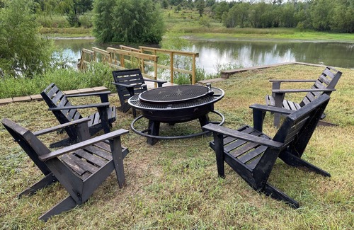Smithville House | Private 40 Acre Ranch House/3 Acre Lake with Pool and Hot-tub/Near Bastrop
