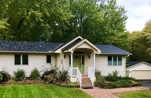 Blaine House | Private 5 bd home perfect for large families!