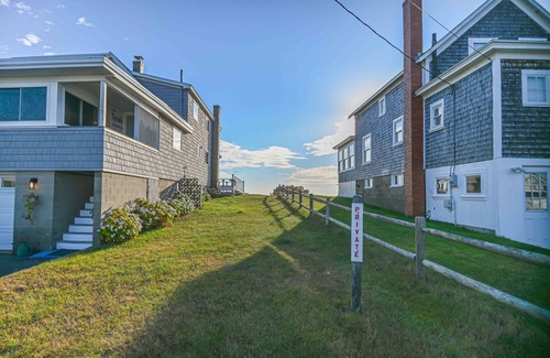 Wells Beach House | Private access to the beach! Sleeps 9.