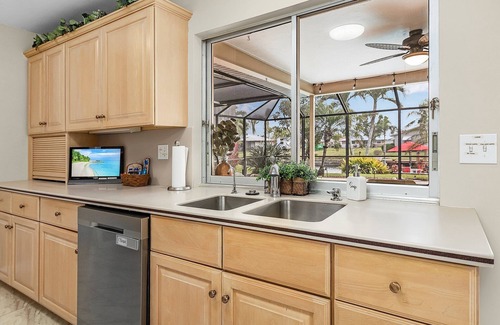 Pelican House | Private All Inclusive Vacation Home Near Yacht Club and Ft Myers Beaches