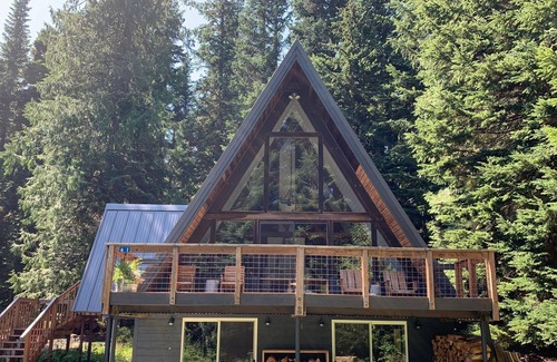 Hyak Cabin | Private Alpine Modern A-Frame in Hyak Estates