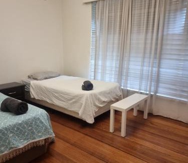 Balwyn North House | Private and big room with 2 beds Balwyn North