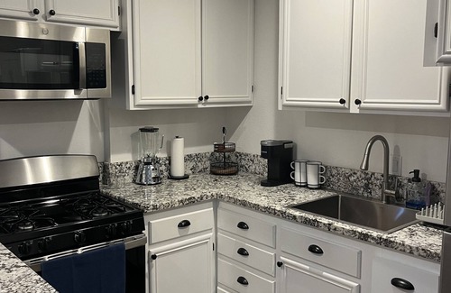 Indio House | Private and cozy fully furnished 1 bed 1bath, with full kitchen