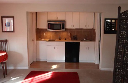 Allandale House | Private and Cozy Guest House in Central Austin