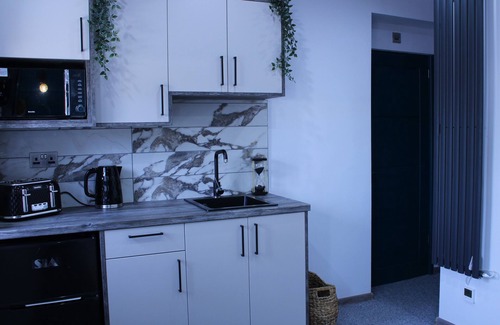 Peterborough Apartment | Private and Stylish Studio Room in Peterborough