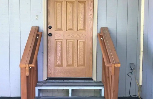 Abbott Loop Apartment | Private apartment. Located near everything!nn