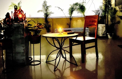 Chhatarpur Apartment | Private apartment with movie theatre