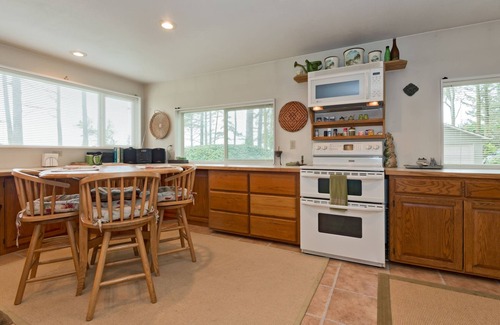 Sequim Cottage | Private Beach Access with beautiful water view between Sequim & Port Angeles