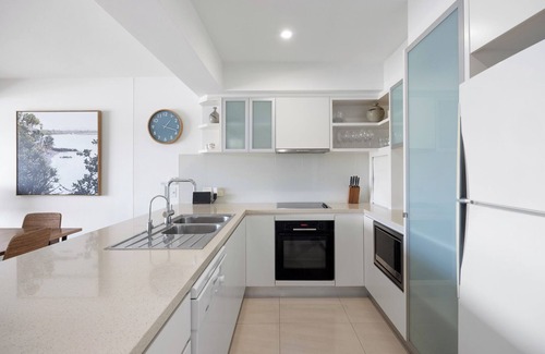 Noosaville Apartment | Private Beach Stay