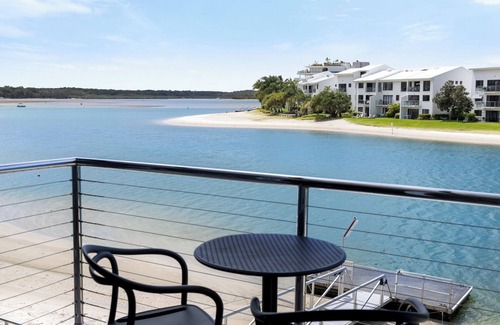 Noosaville Apartment | Private Beach Stay