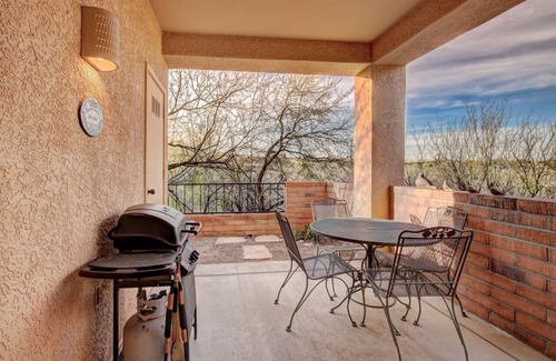 Green Valley House | Private, beautiful and spacious townhouse
