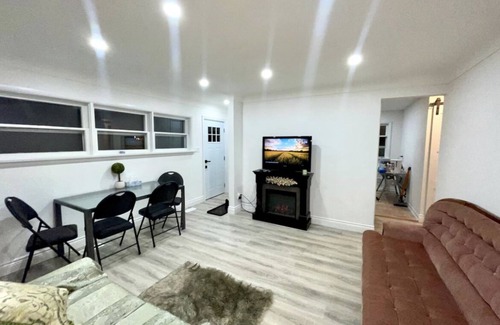 Cambridge House | Private bedroom in shared bungalow