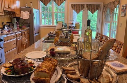 Guilford Bed & Breakfast | Private bedroom in the Green River Bridge Inn. A full breakfast is included.