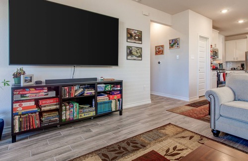 Buda House | Private Bedrooms in Austin Suburb