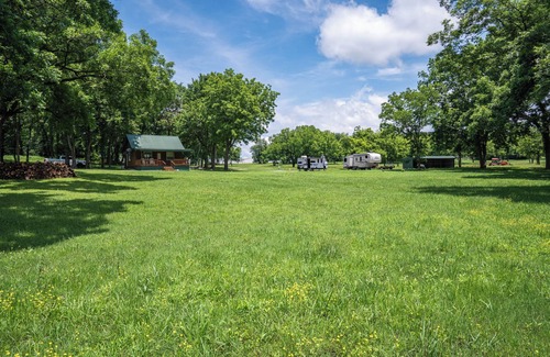 Grove Cabin | Private Cabin by Pond