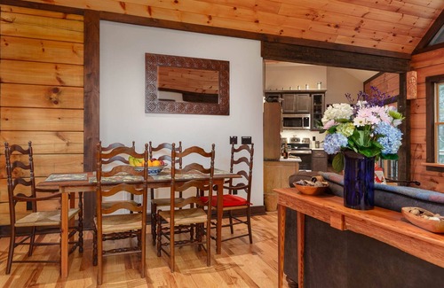 Flat Rock Cabin | Private Cabin of Rustic Elegance with Modern Amenities in the Heart of Flat Rock