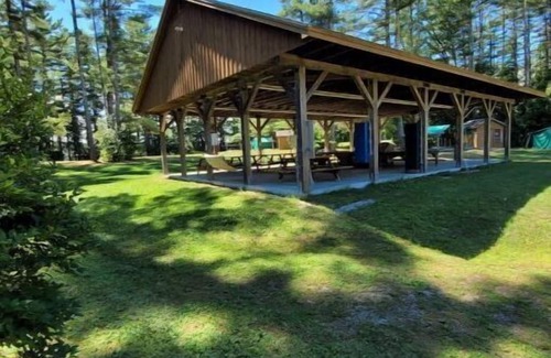 Wolfeboro Cabin | Private Cabin with access to Rust Pond Ferris