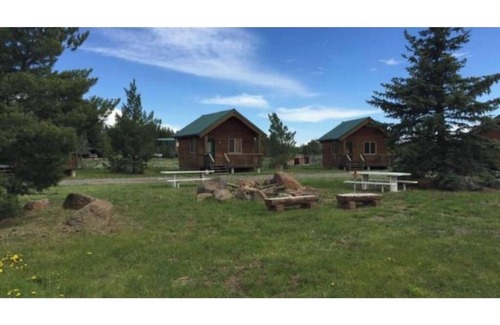 Last Chance Cabin | Private Cabins 2 - 2 Queens