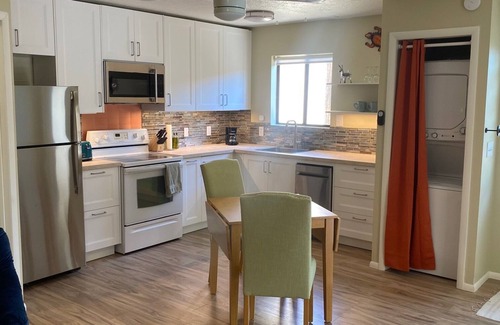 University Heights House | Private Casita in University/Nob Hill Area