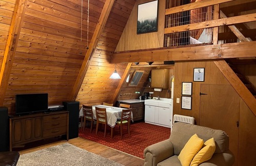 Centre Hall Cabin | Private & Charming A-Frame Cabin Near Penn State & Outdoor Adventures