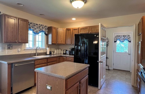 Marshall Cottage | Private, comfortable 4-bedroom/3 bath cottage in Upperville with full amenities