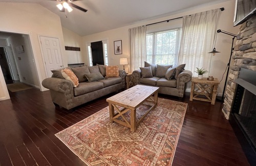 Boaz House | Private cottage Great for hiking, ATVs