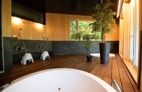 Zaoonsen Villa | Private cottage (Max. 6 people) Enjoy a special time with your family and friends in a private space with Jacuzzi.