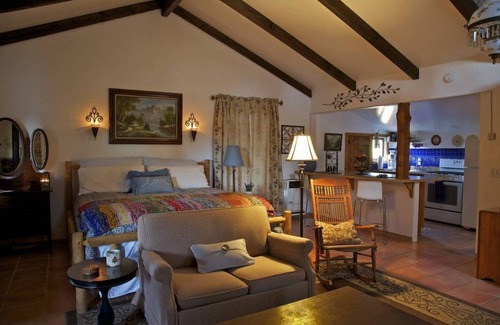 Julian Cottage | Private Cottage “Storybook Barn”