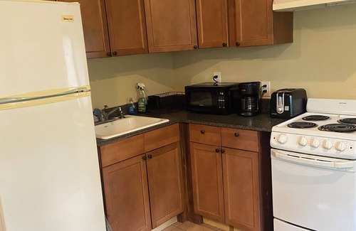 Mastic Apartment | Private Cottage