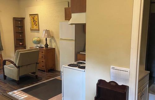 Mastic Apartment | Private Cottage