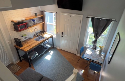 Chosewood Park Apartment | Private + Cozy Guest House in The Heart of Atlanta