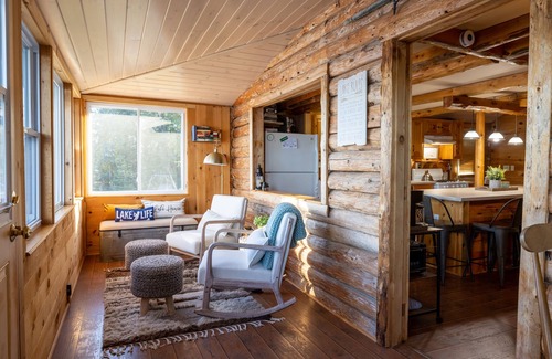 Holland Cabin | Private & Cozy lakeside cabin with A+ lake views