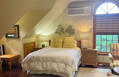 Downingtown House | Private & cozy modern cottage surrounded by nature. Long stays are welcome!