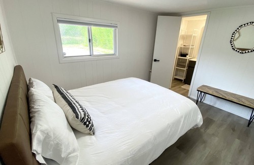 Kingsbury House | Private, cozy riverfront house! Peaceful, quiet, nature, & views!