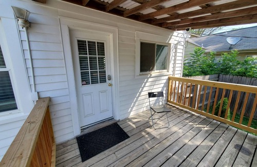 Lee's Summit House | Private Cozy & Safe House In Downtown Lee's Summit
