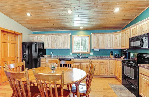 Park Falls Cabin | Private Dock, BBQ Ready: Lakefront Fifield Home!
