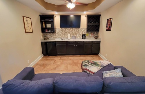 Dover House | PRIVATE DOCK, LAKEFRONT, QUIET COVE, EASY LAKE ACCESS FLAT NO STEPS