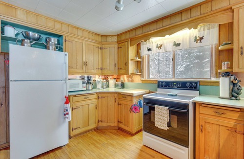 Mercer Cabin | Private Dock + Screened Porch: Echo Lake Cabin