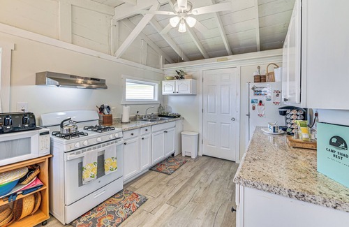 Saratoga Springs House | Private Dock: Lakefront Gem on Saratoga Lake