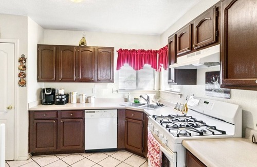 El Paso House | Private El Paso Getaway Near Franklin Mountains!