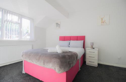 Bilston House | Private En-Suite With Free Wi-Fi & Parking in Wolverhampton