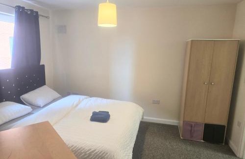 Wolverhampton House | Private Ensuite room in Wolverhampton city centre