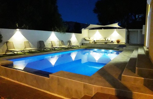Santandria Ski Chalet | PRIVATE VILLA WITH POOL VALLADA.No for rent to under 25 years old for S.Joan