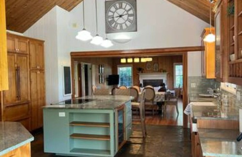 Newberg House | Private Estate in Wine Country