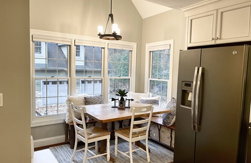 New Buffalo House | Private Forest Road to Upscale Lodge w/Hot Tub, Sauna, Golf Cart, Bocci Court