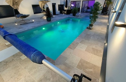 Artigues-pres-Bordeaux Apartment | Private swimming pool with studio