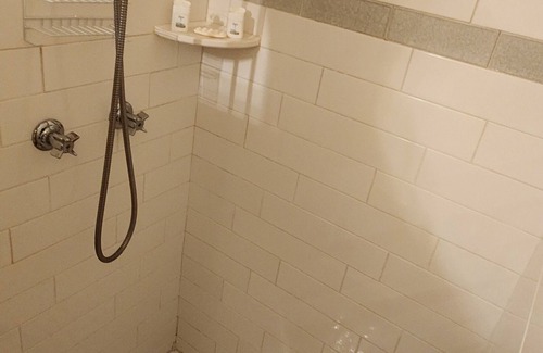 Brandon Apartment | Private Furnished Apartment - Quiet, Safe & More!