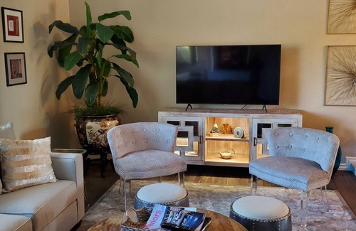 Avant House | Private garden Oasis, close to all conveniences
