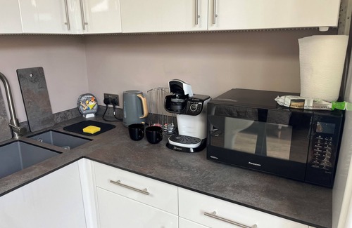Luton Apartment | Private Garden Studio - L&D Hospital -FREE Wi-fi & Parking- 15min to the Airport