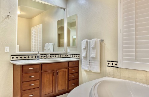 Goodyear House | Private Gated 5bdrm/6bath HEATED Pool & Spa, Gym, Pool Table, Basketball Court